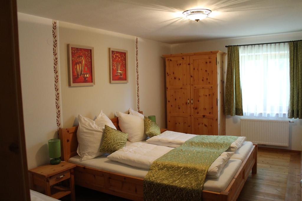 Bauernhof Familie Knoblechner Villa Nussdorf am Attersee Room photo